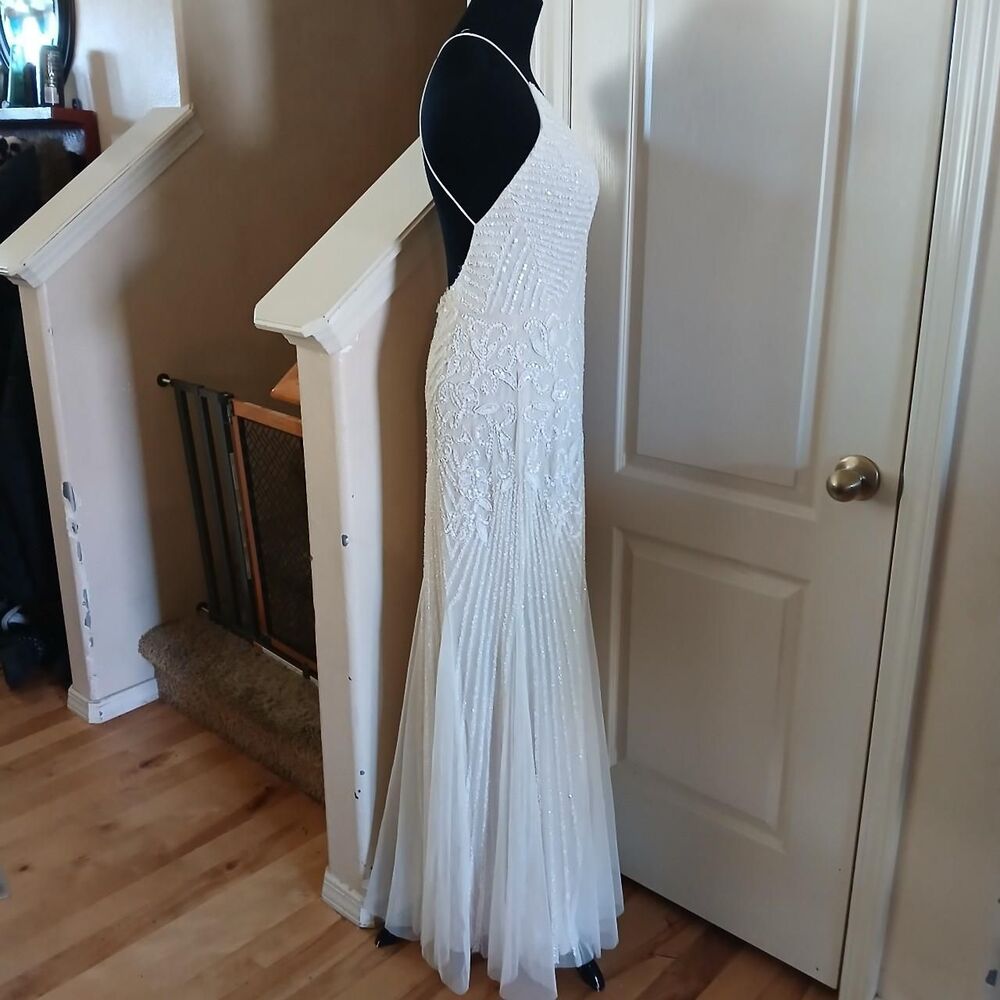 Romantic Beaded Sheath V-Neck Mermaid Maxi Wedding Dress Godets Ivory/Oyster 4 - Picture 4 of 8